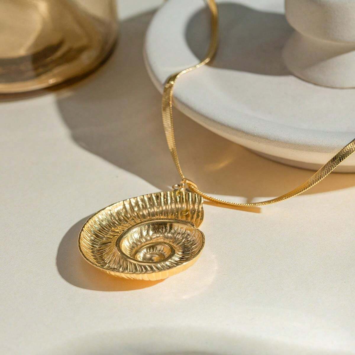 18K Gold Plated Conch Pendant Necklace