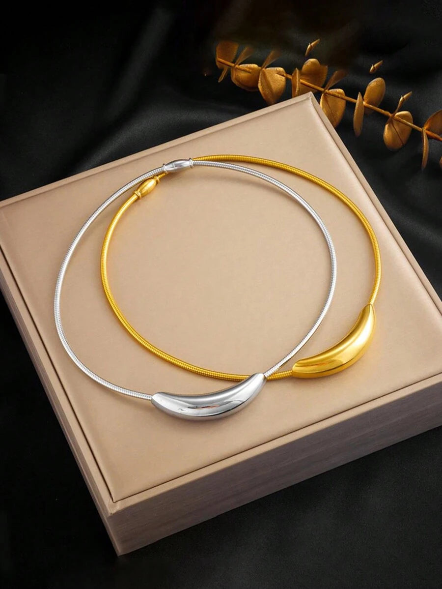 Sculpted Curve: Minimal Gold-Plated Curved Tube Choker Necklace for Women