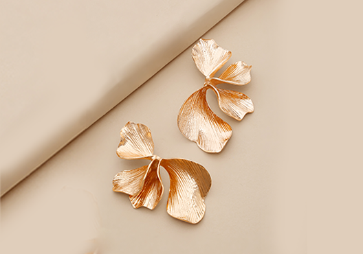 18k Gold-Plated Chunky Alloy Petal Stud Earrings
