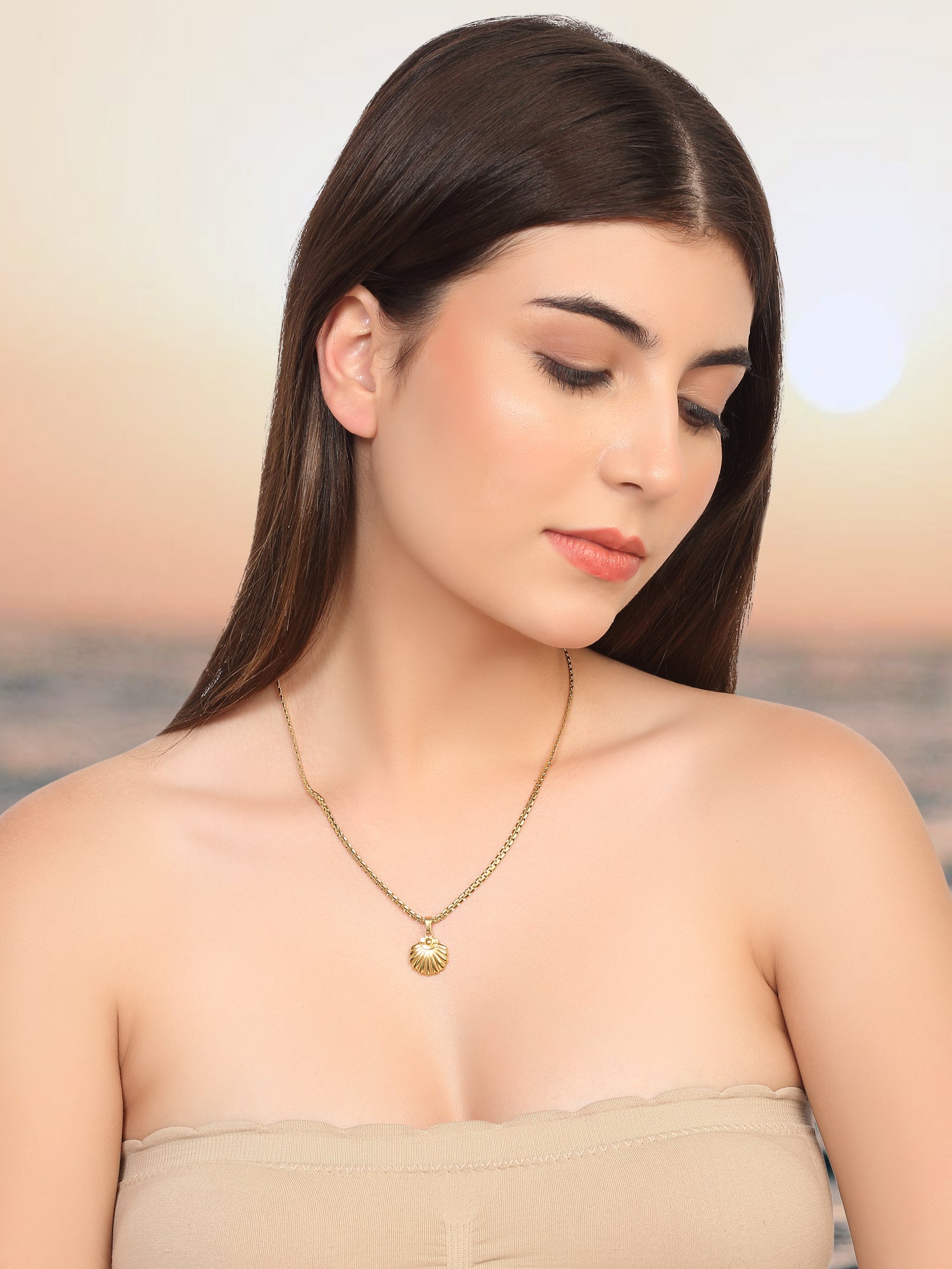 18K Gold Plated Dainty Small Shell Pendant with Snake Chain