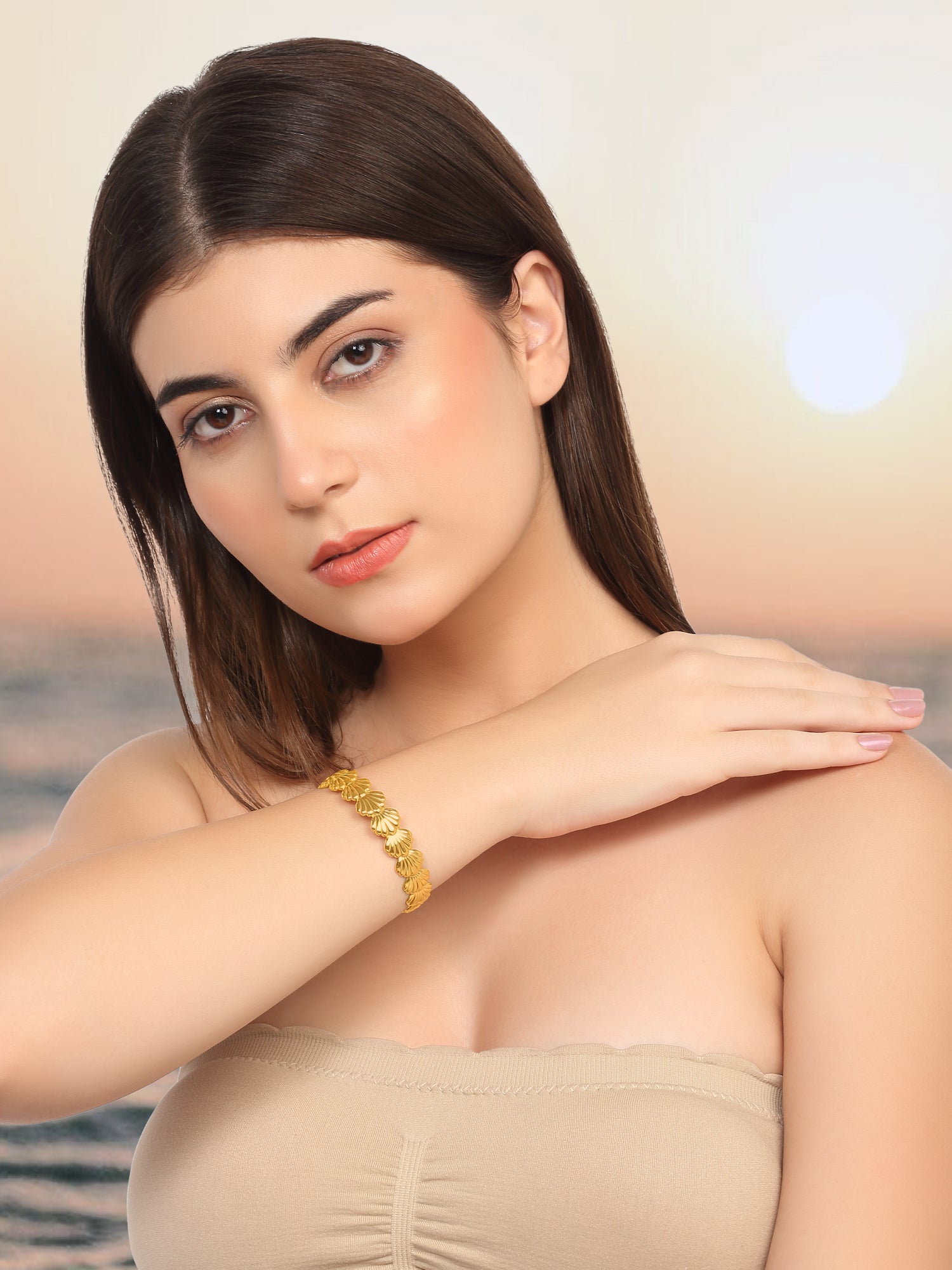 Gold-Plated Small Shell Row Open Adjustable Bracelet