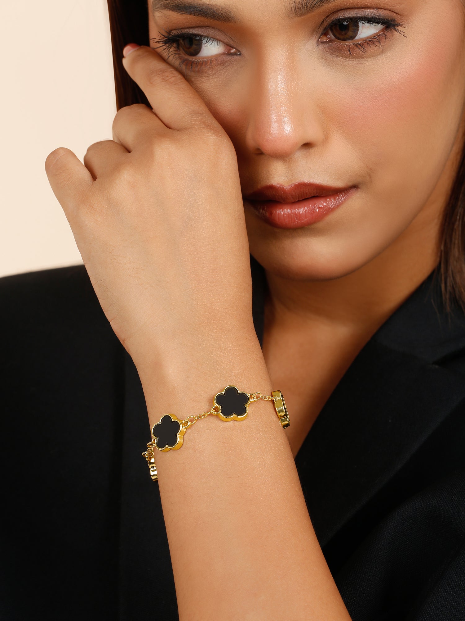 1pc Elegant Gold-Plated Black Clover Flower Chain Bracelet for Women