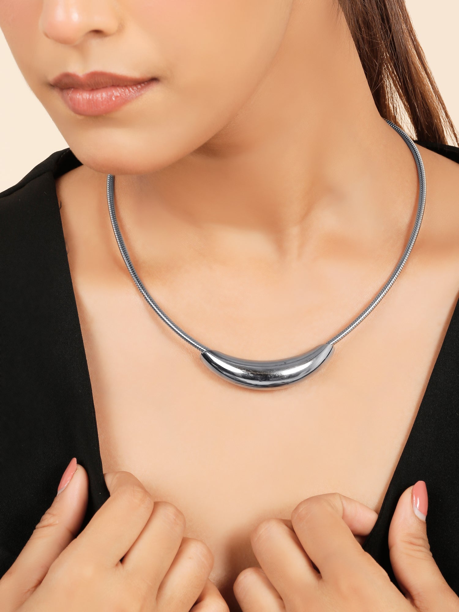 Sculpted Curve: Minimal Gold-Plated Curved Tube Choker Necklace for Women