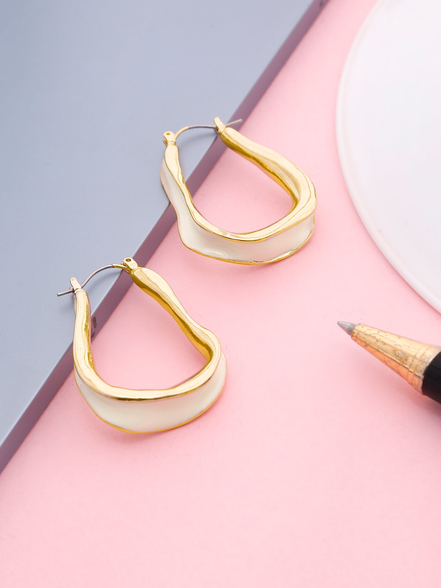 1 Pair White Enamel & Gold Asymmetric Hoop Earrings for Women