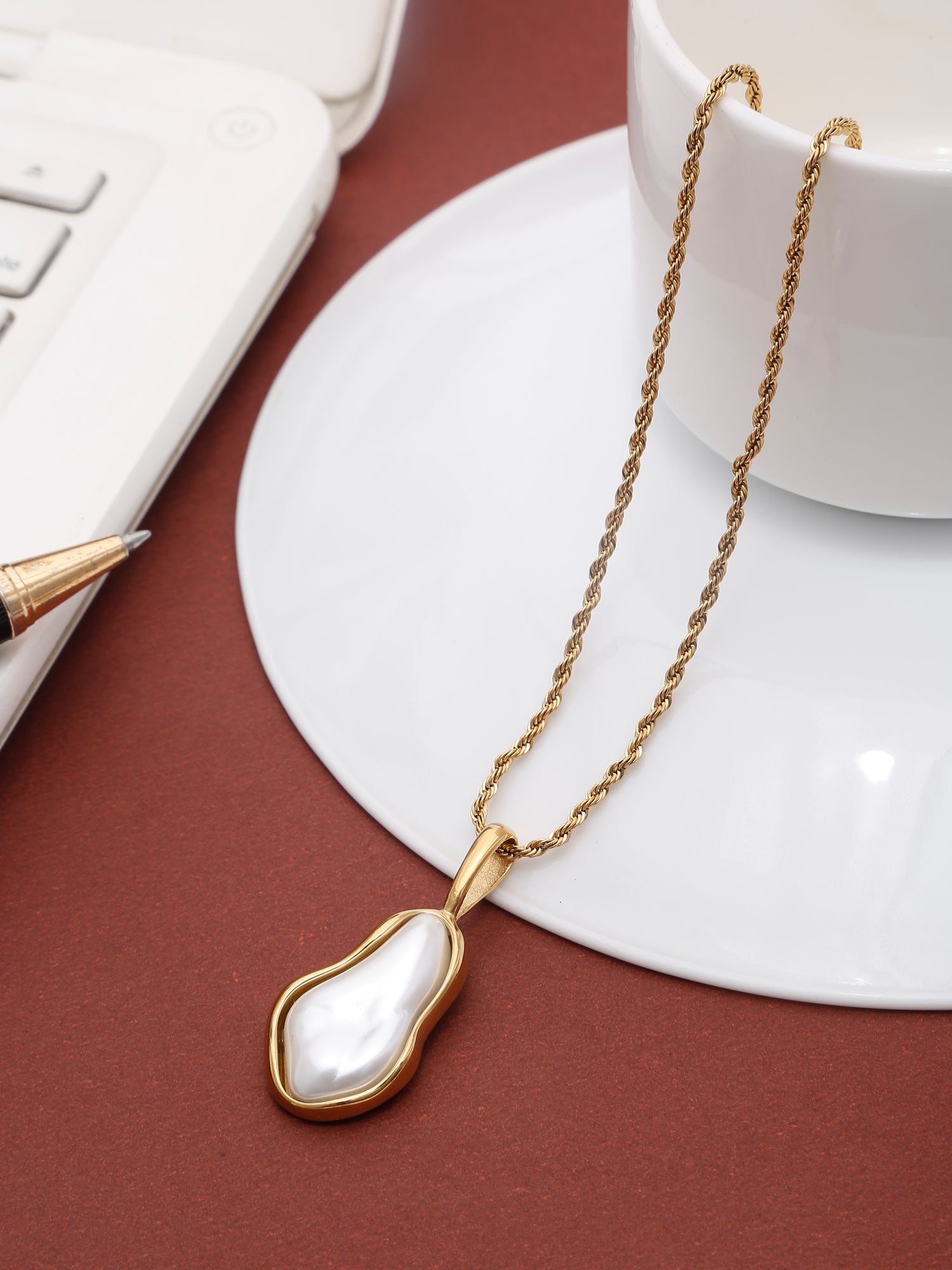 1Pc Women's Pearl Pendant Necklace – Vintage Elegant