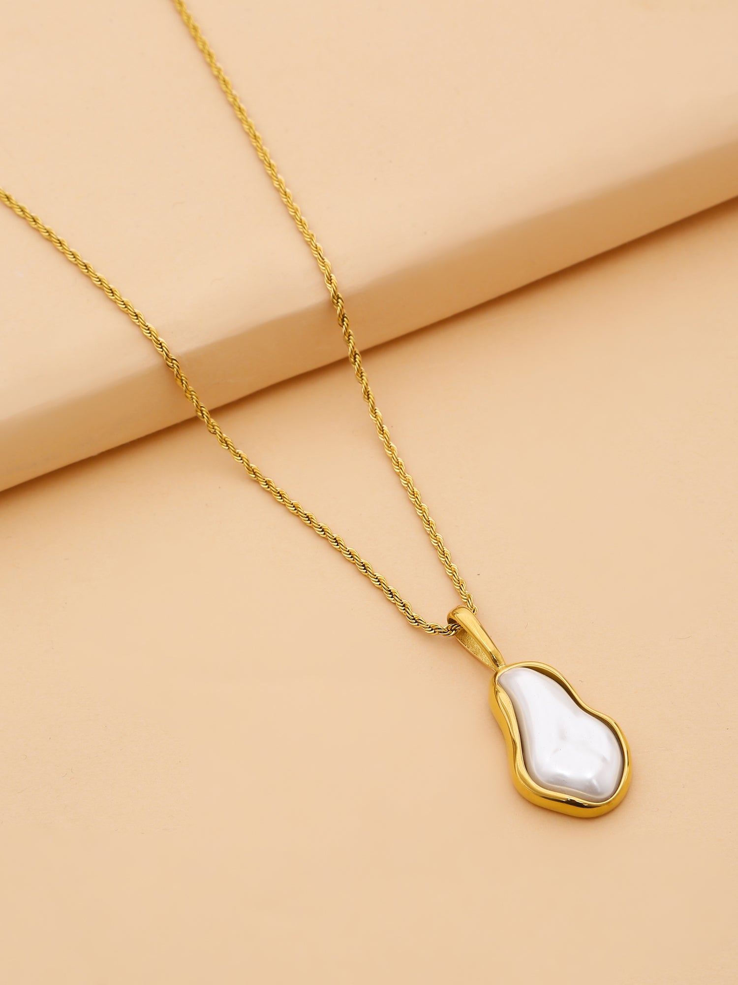 1Pc Women's Pearl Pendant Necklace – Vintage Elegant