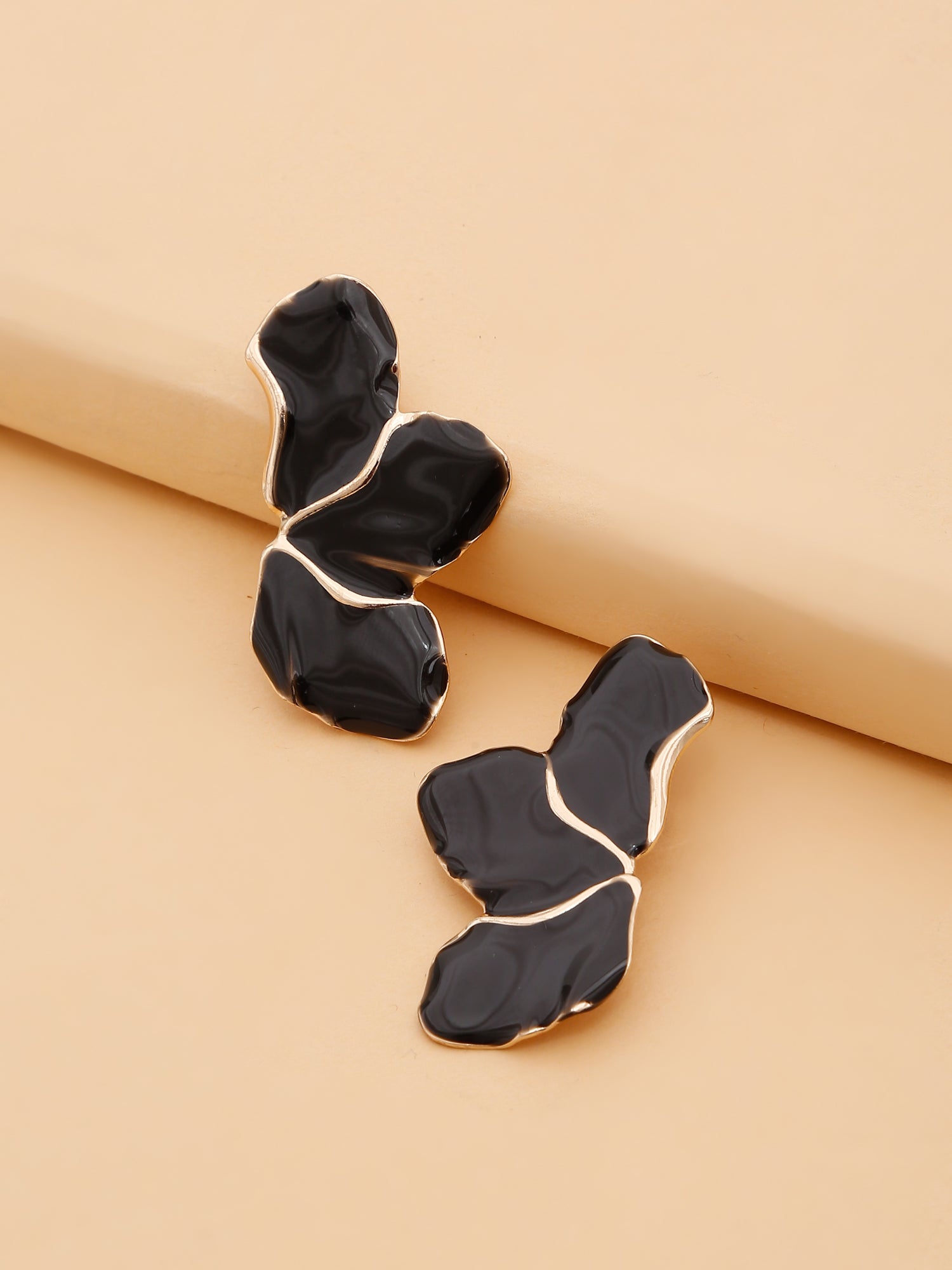 1 Pair Bold & Elegant Enameled Gold-Plated Half Flower Statement Earrings for Women