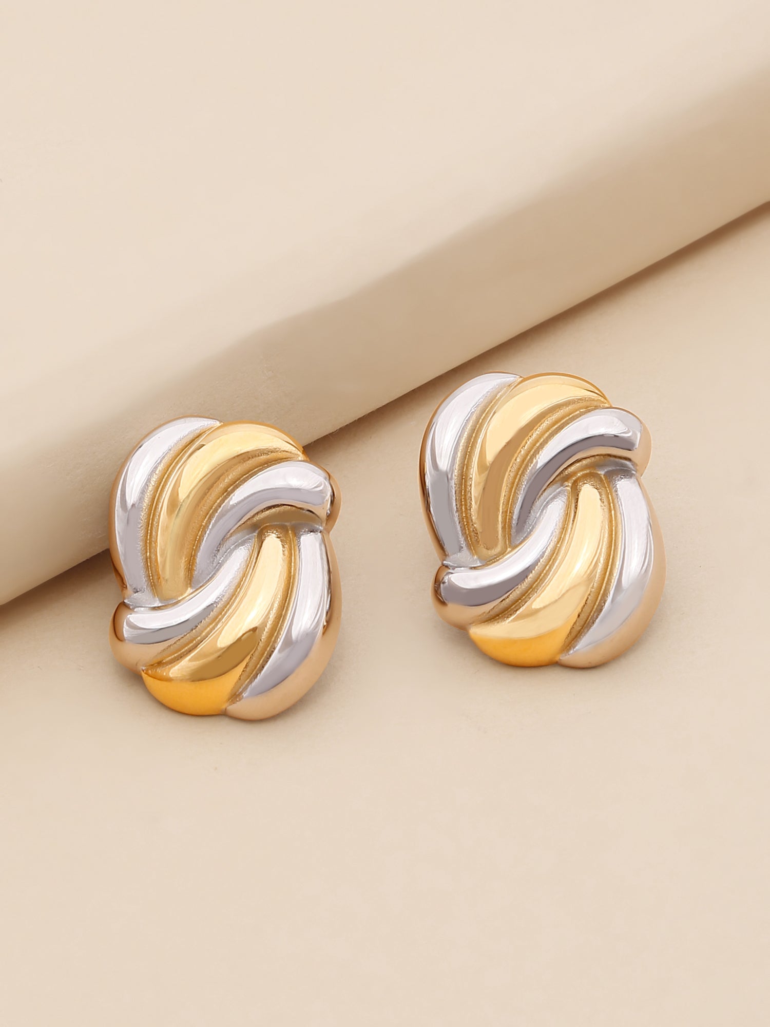 Two-Toned Wave Pattern Earrings