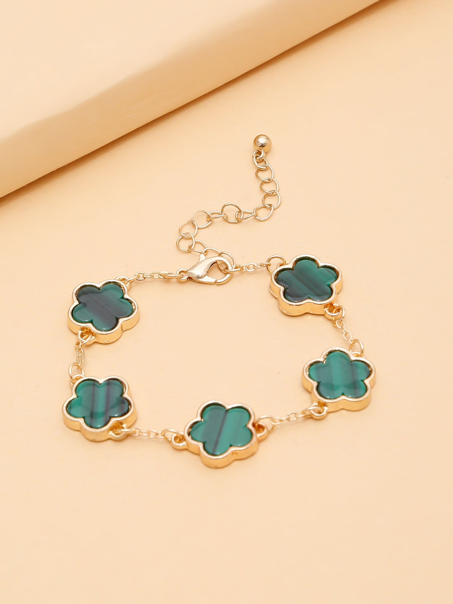 1pc Elegant Gold-Plated Black Clover Flower Chain Bracelet for Women