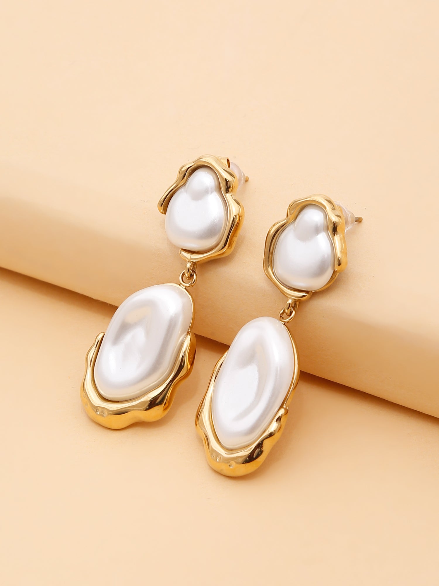 Uworld 1 Pair of Women’s Vintage Pearl Stud Earrings