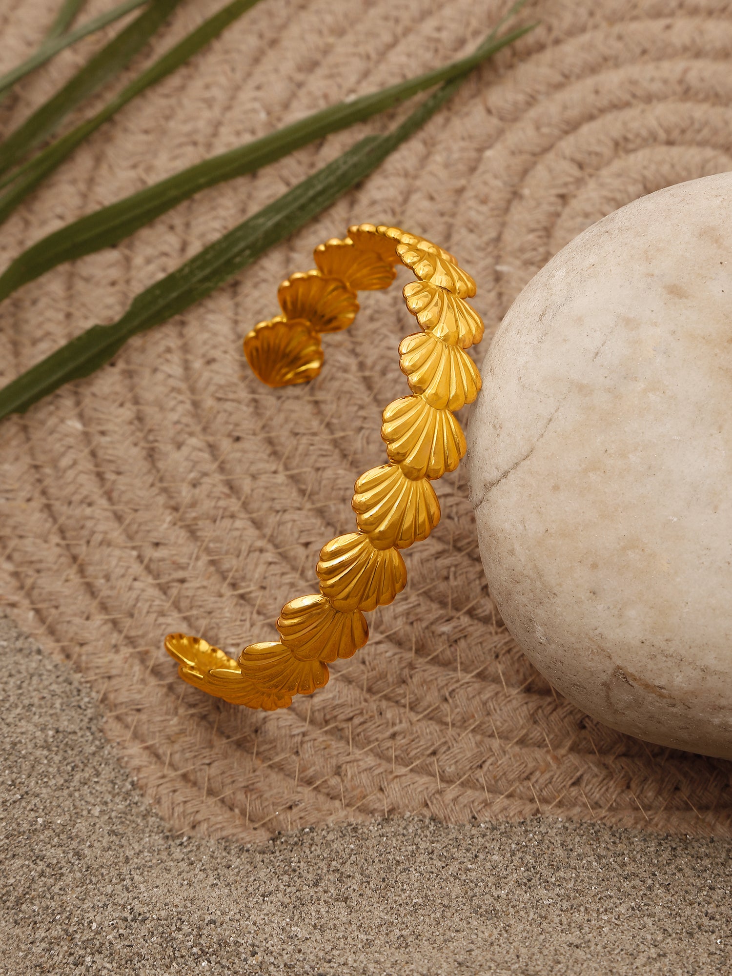 Gold-Plated Small Shell Row Open Adjustable Bracelet