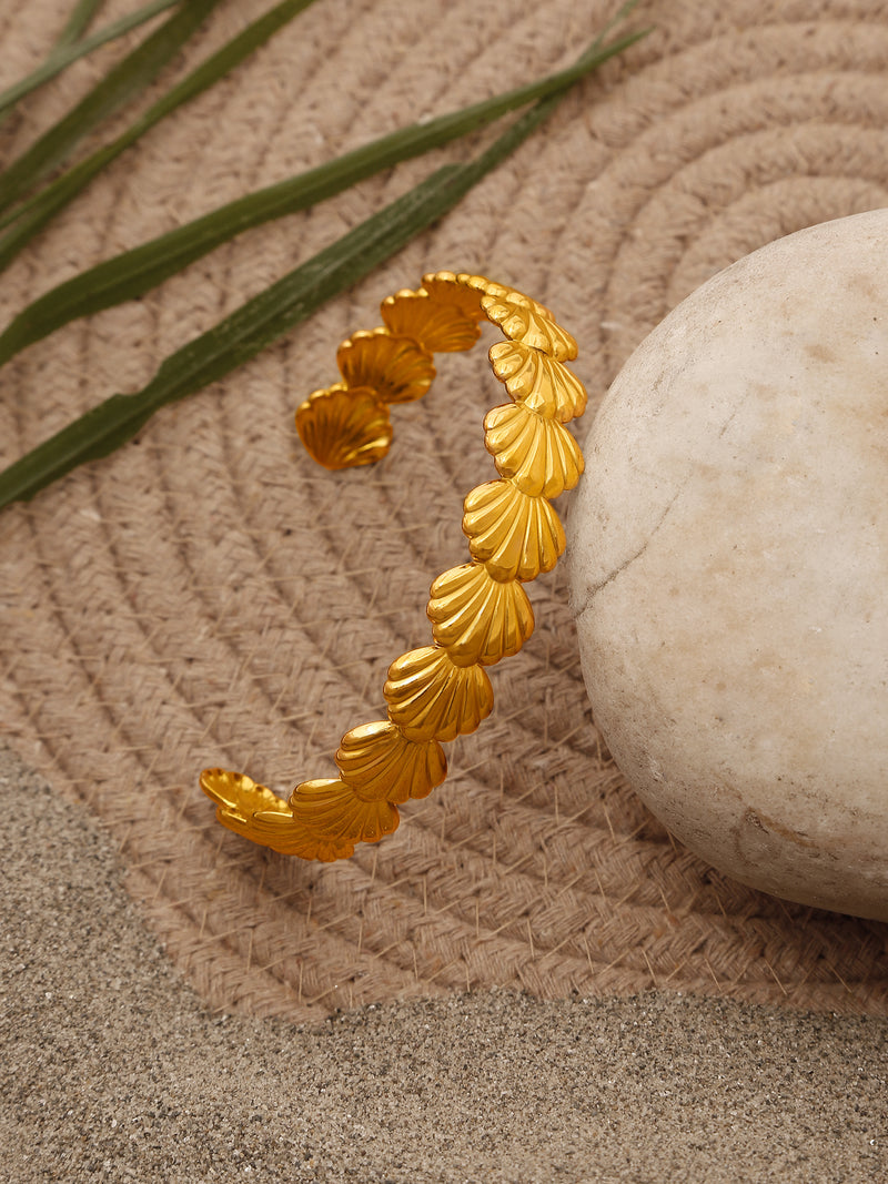 Gold-Plated Small Shell Row Open Adjustable Bracelet