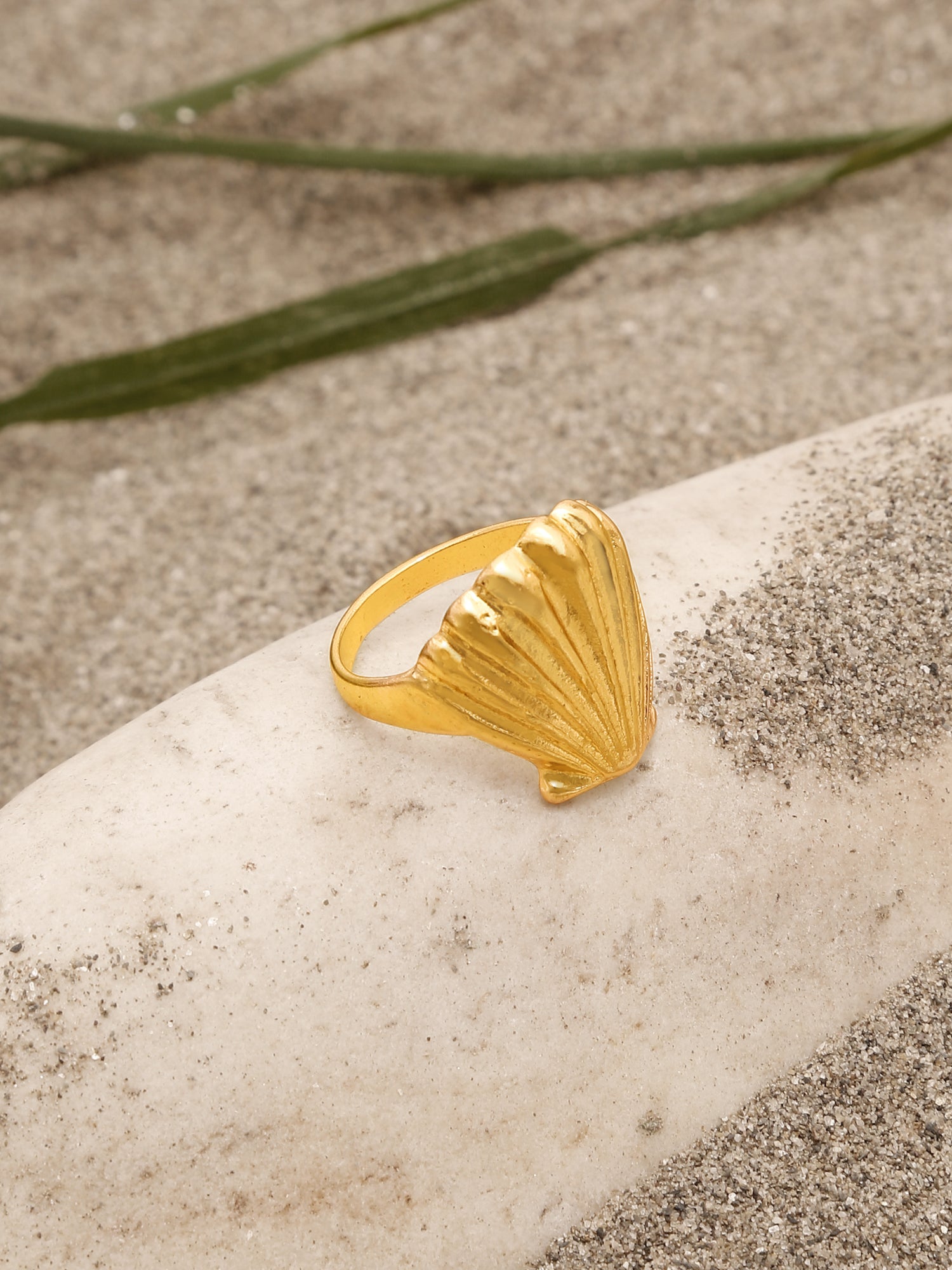 Golden Big Shell Ring