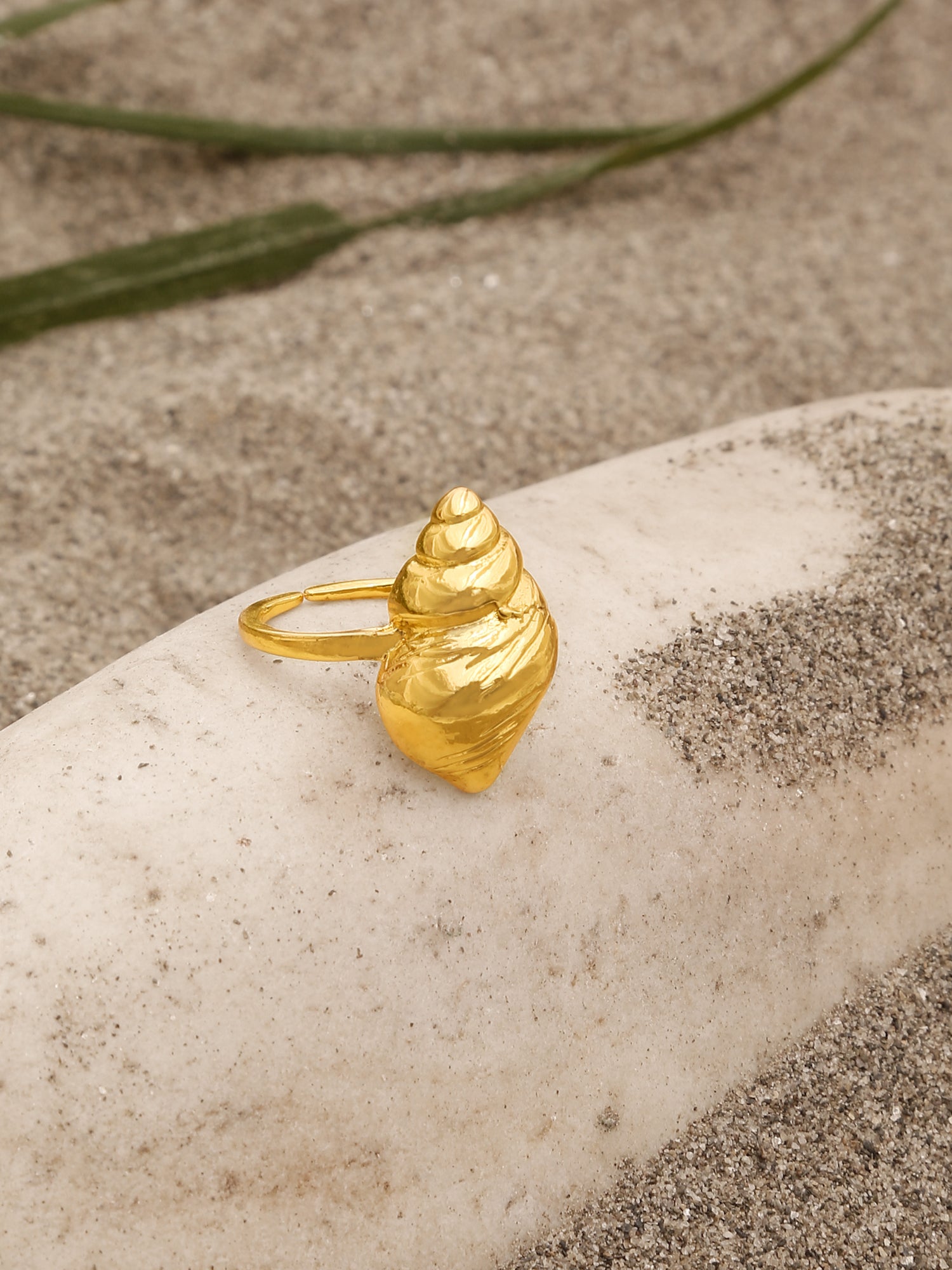 Gold Conch Shell Adjustable Ring