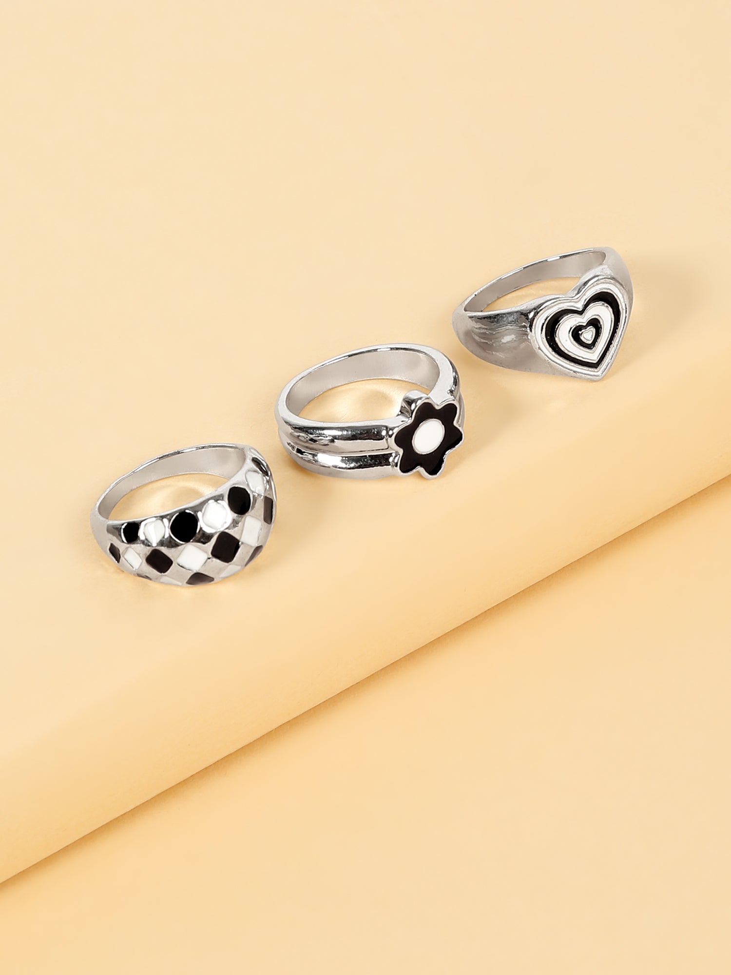 3-Piece Statement Ring Set – Black & White Y2K Aesthetic